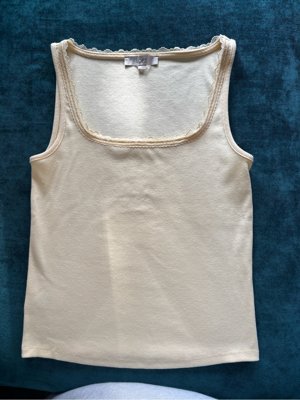 LOFT Soft Yellow Lace-Trim Ribbed Scoop Tank. Size Large.